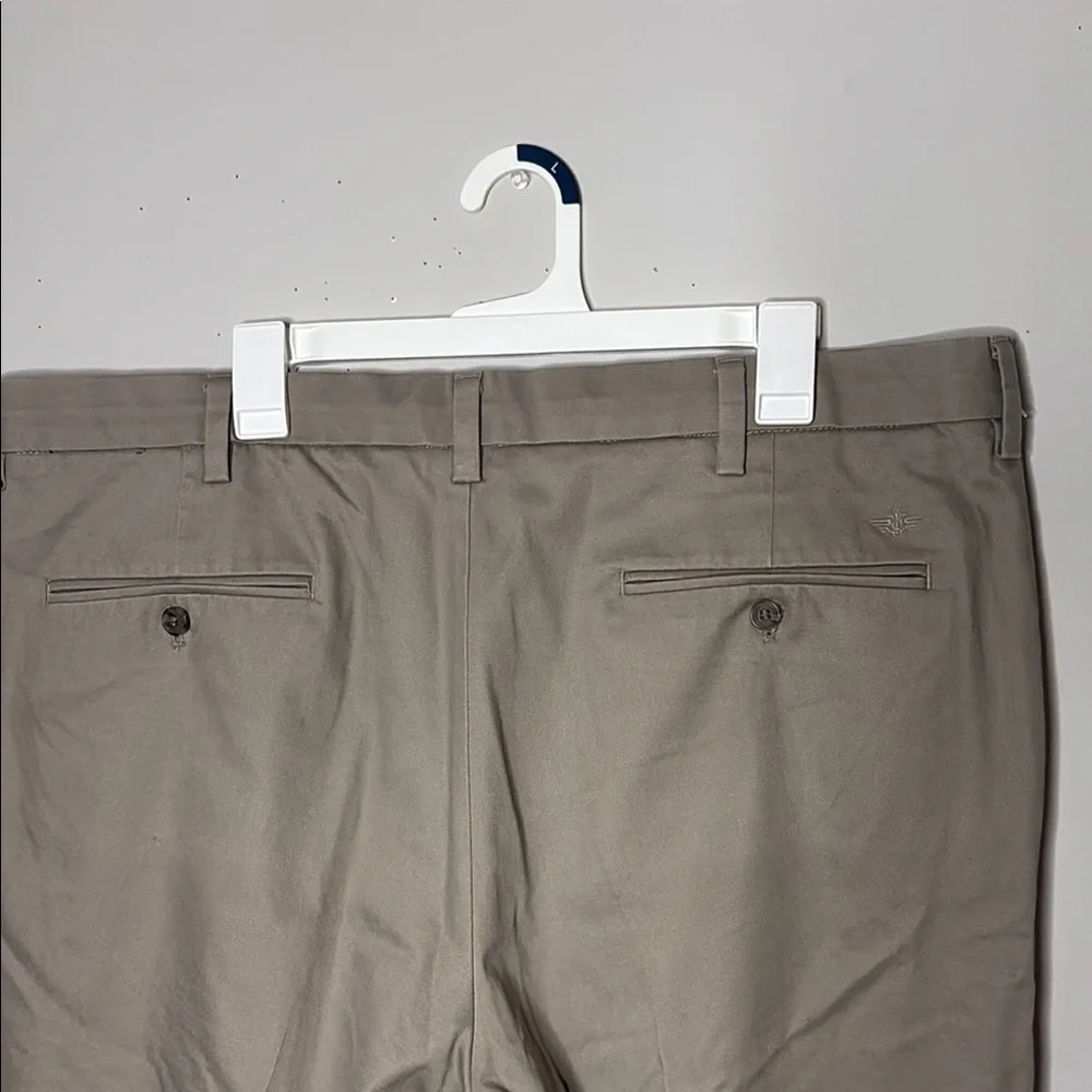 Dockers Men's Khaki Chinos